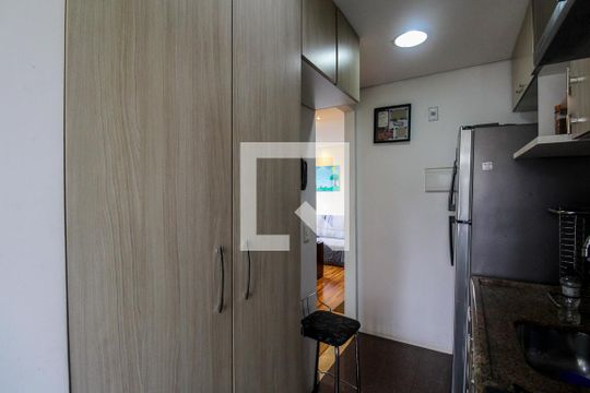 Cozinha de apartamento para alugar com 2 quartos, 47m² em Parque São Lourenço, São Paulo