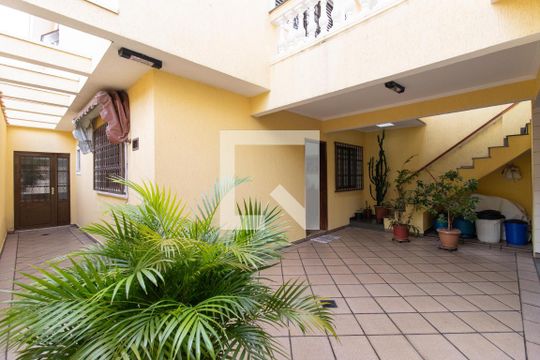 Quintal de casa à venda com 3 quartos, 259m² em Vila Medeiros, São Paulo