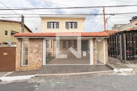 Fachada de casa à venda com 3 quartos, 259m² em Vila Medeiros, São Paulo
