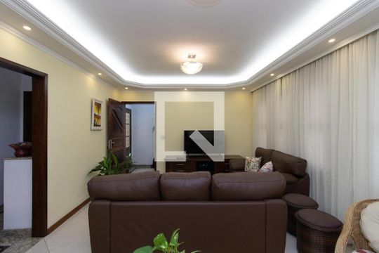 Sala de casa à venda com 3 quartos, 259m² em Vila Medeiros, São Paulo