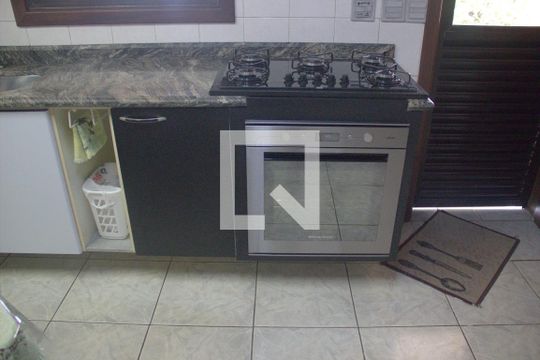 Cozinha de casa para alugar com 4 quartos, 350m² em Vila Angelica, Sorocaba