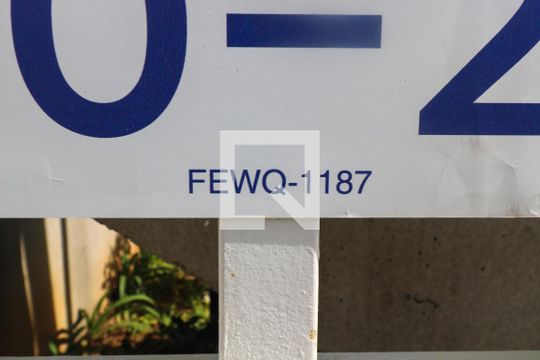 Placa instalada em 09/10/2026 com o código FEWQ-1187 de apartamento para alugar com 2 quartos, 40m² em Vila Valparaíso, Santo André
