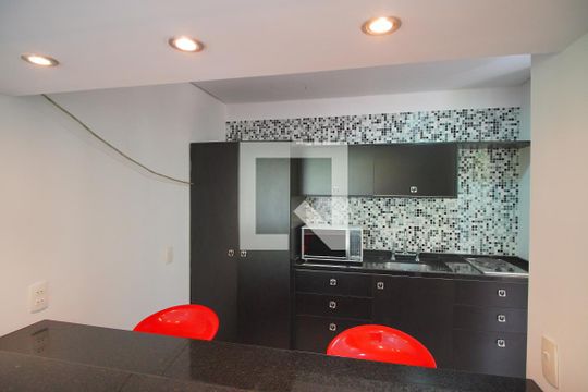 Cozinha de apartamento à venda com 1 quarto, 51m² em Três Figueiras, Porto Alegre