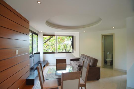 Sala de apartamento para alugar com 1 quarto, 51m² em Três Figueiras, Porto Alegre