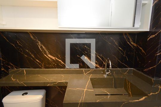 Banheiro de apartamento para alugar com 2 quartos, 36m² em Socorro, São Paulo