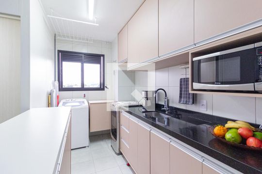 Cozinha  de apartamento à venda com 2 quartos, 38m² em Presidente Altino, Osasco