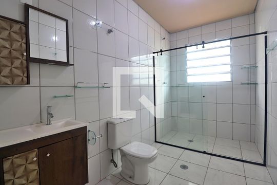 Banheiro de apartamento para alugar com 2 quartos, 76m² em Parque das Nações, Santo André