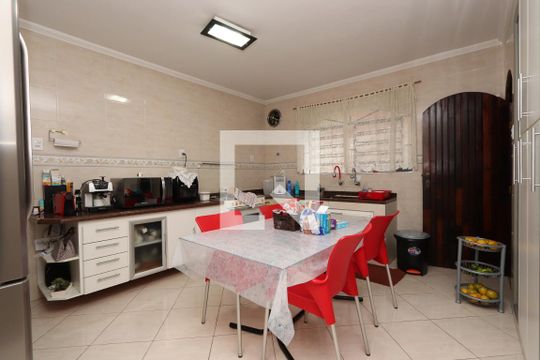 Cozinha de casa à venda com 3 quartos, 150m² em Vila California, São Paulo