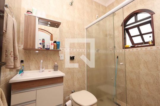 Banheiro de casa à venda com 3 quartos, 150m² em Vila California, São Paulo