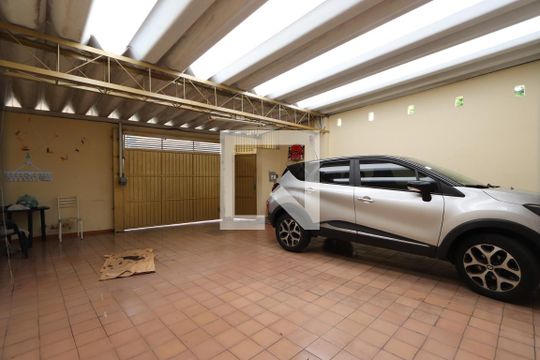 Garagem de casa à venda com 3 quartos, 150m² em Vila California, São Paulo