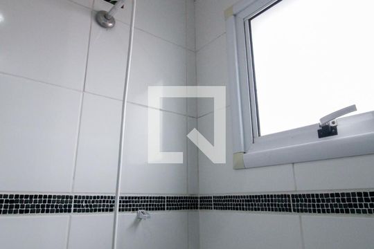 Banheiro de apartamento para alugar com 2 quartos, 56m² em Vila Albertina, Votorantim