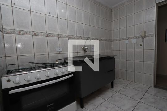 Cozinha de apartamento para alugar com 3 quartos, 64m² em Vila Divina Pastora, São Paulo