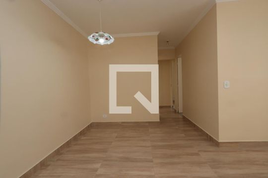 Sala de apartamento para alugar com 3 quartos, 64m² em Vila Divina Pastora, São Paulo