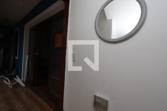 Banheiro de serviço de casa para alugar com 2 quartos, 300m² em Chácara Mafalda, São Paulo