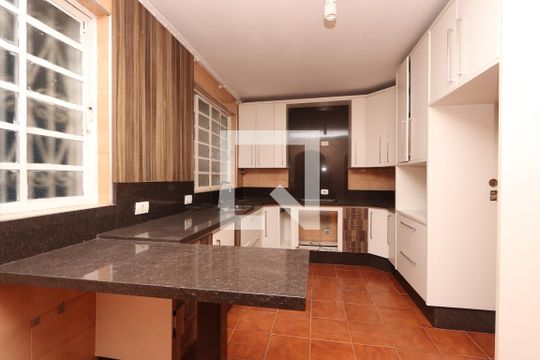 Cozinha de casa para alugar com 2 quartos, 280m² em Chácara Mafalda, São Paulo