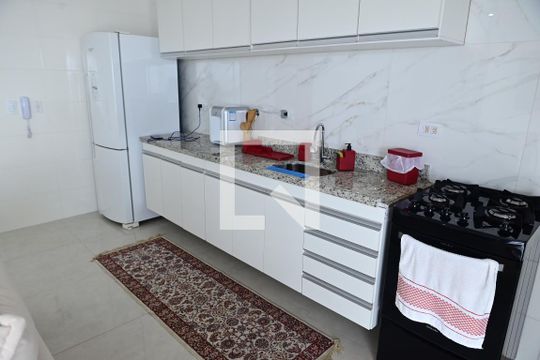 Cozinha de apartamento para alugar com 2 quartos, 79m² em Guilhermina, Praia Grande