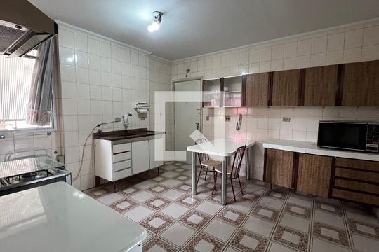 Cozinha de apartamento para alugar com 2 quartos, 92m² em Pinheiros, São Paulo