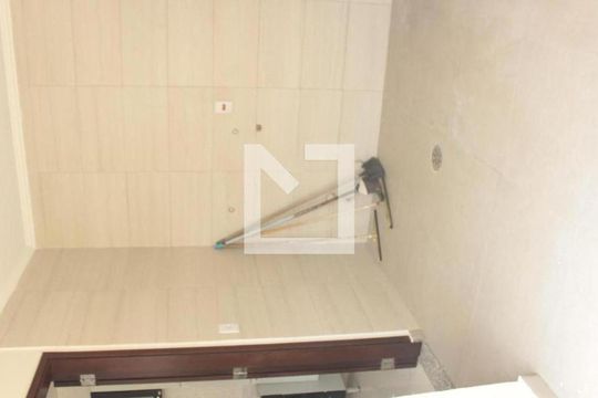 Corredor de casa à venda com 4 quartos, 180m² em Vila Sônia, São Paulo