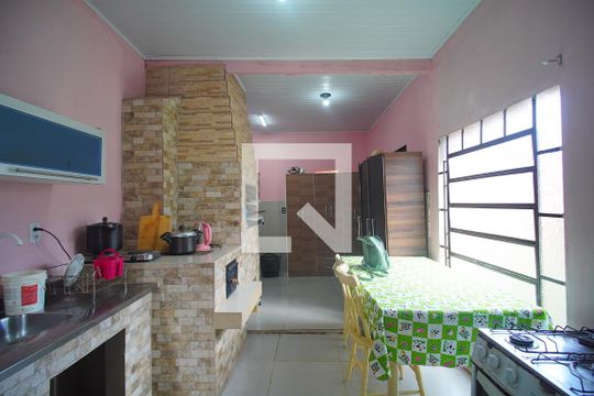 Cozinha de casa à venda com 4 quartos, 250m² em Santos Dumont, São Leopoldo