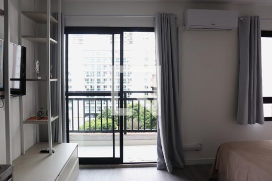 Sacada de kitnet/studio para alugar com 1 quarto, 27m² em Pinheiros, São Paulo
