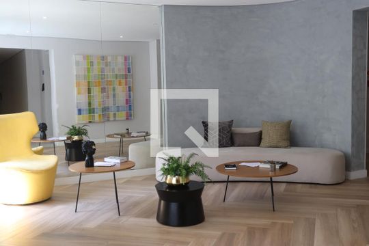 Hall de entrada de kitnet/studio para alugar com 1 quarto, 27m² em Pinheiros, São Paulo