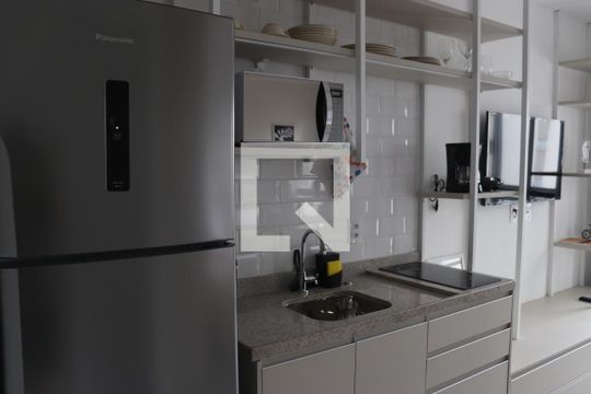 Cozinha de kitnet/studio para alugar com 1 quarto, 27m² em Pinheiros, São Paulo