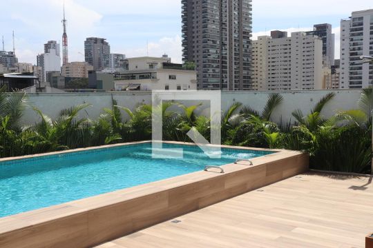 Área comum - Piscina de kitnet/studio para alugar com 1 quarto, 27m² em Pinheiros, São Paulo