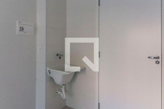 Área de Serviço de apartamento para alugar com 2 quartos, 34m² em Vila Carmosina, São Paulo