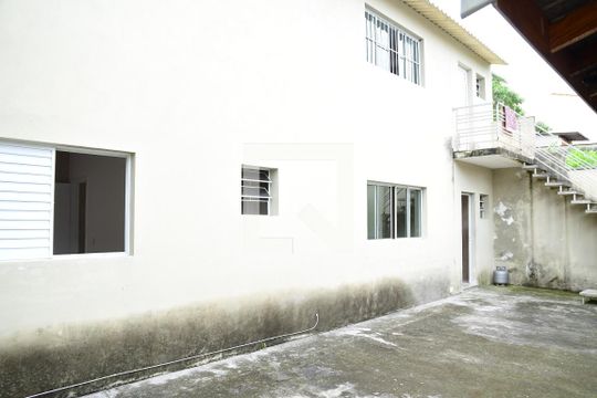 Fachada de casa para alugar com 1 quarto, 55m² em Horizontal Park, Cotia