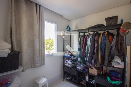 Quarto 2 de apartamento para alugar com 2 quartos, 40m² em Itaquera, São Paulo