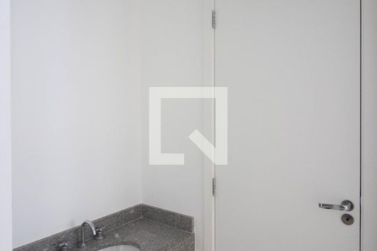 Banheiro de apartamento para alugar com 2 quartos, 33m² em Vila Progresso (zona Leste), São Paulo