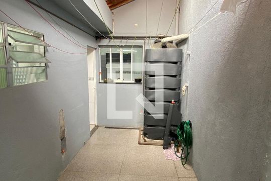 Quintal de casa à venda com 3 quartos, 100m² em Vila Babilônia, São Paulo