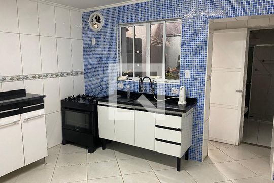Cozinha de casa à venda com 3 quartos, 100m² em Vila Babilônia, São Paulo