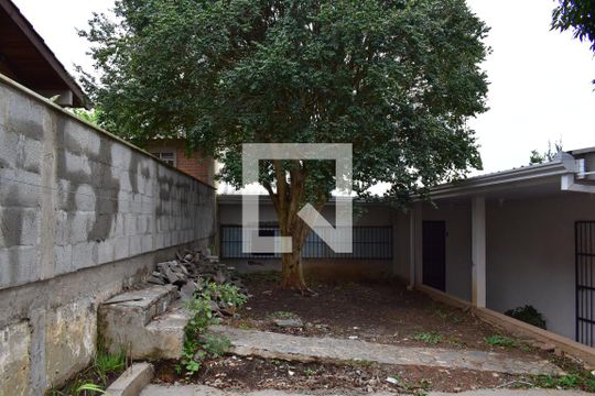 Quintal de kitnet/studio para alugar com 1 quarto, 35m² em Pilarzinho, Curitiba