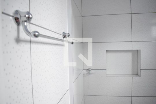 Banheiro de kitnet/studio para alugar com 1 quarto, 35m² em Pilarzinho, Curitiba