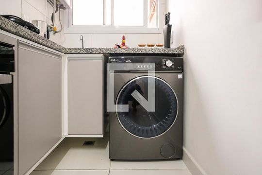 Área de Serviço de apartamento para alugar com 2 quartos, 68m² em Cerâmica, São Caetano do Sul