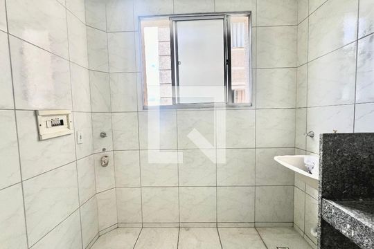 Cozinha de apartamento à venda com 2 quartos, 45m² em Kennedy, Contagem