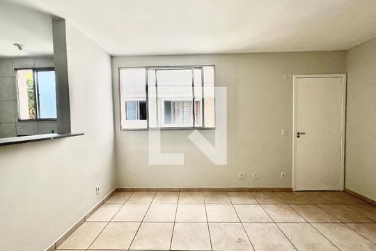 Sala de apartamento à venda com 2 quartos, 45m² em Kennedy, Contagem