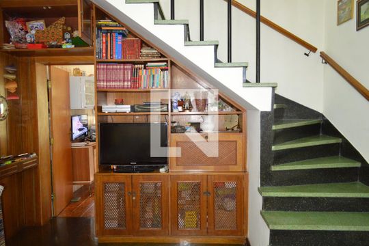 Sala de casa à venda com 3 quartos, 133m² em Vila Firmiano Pinto, São Paulo