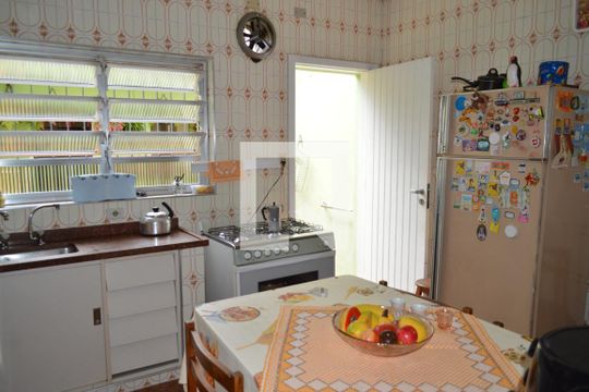 Cozinha de casa à venda com 3 quartos, 133m² em Vila Firmiano Pinto, São Paulo