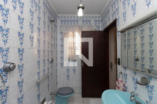 Banheiro da Suite de casa à venda com 8 quartos, 400m² em Vila Nilo, São Paulo