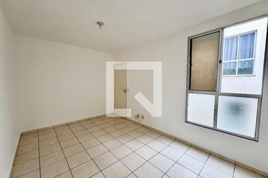 Sala de apartamento para alugar com 2 quartos, 45m² em Cabral, Contagem