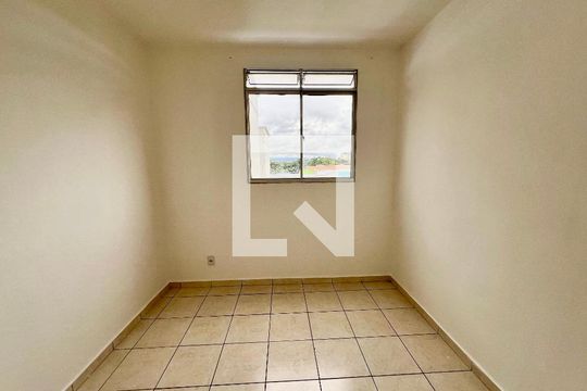 Quarto 2 de apartamento para alugar com 2 quartos, 45m² em Cabral, Contagem
