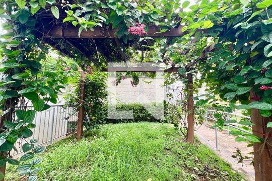 Área comum de apartamento para alugar com 2 quartos, 45m² em Cabral, Contagem