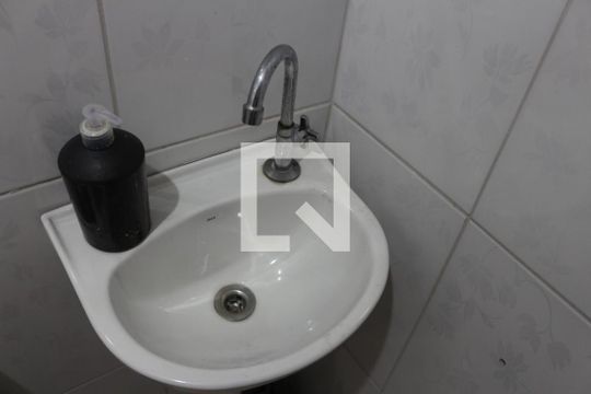 Banheiro de casa para alugar com 1 quarto, 28m² em Santo Antônio, São Caetano do Sul
