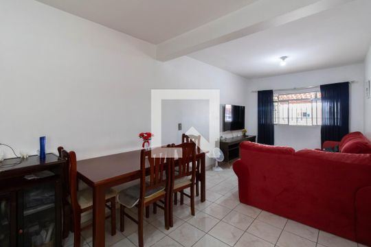 Casa à venda com 3 quartos, 250m² em Jardim Adriana, Guarulhos