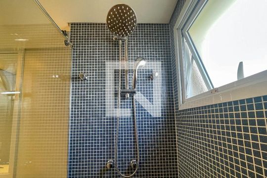 Banheiro  de apartamento para alugar com 1 quarto, 50m² em Vila Andrade, São Paulo