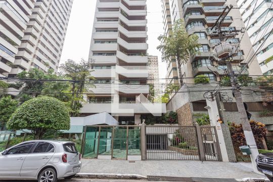 Fachada de apartamento à venda com 3 quartos, 189m² em Aclimação, São Paulo