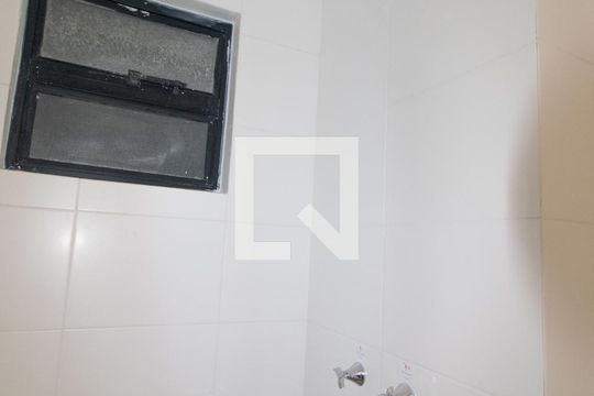 Banheiro Social de apartamento para alugar com 2 quartos, 45m² em Pedro Moro, São José dos Pinhais