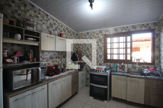 Cozinha de casa à venda com 2 quartos, 120m² em São José, Canoas